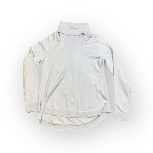 Cable & Gauge Women's White Turtleneck Sweater